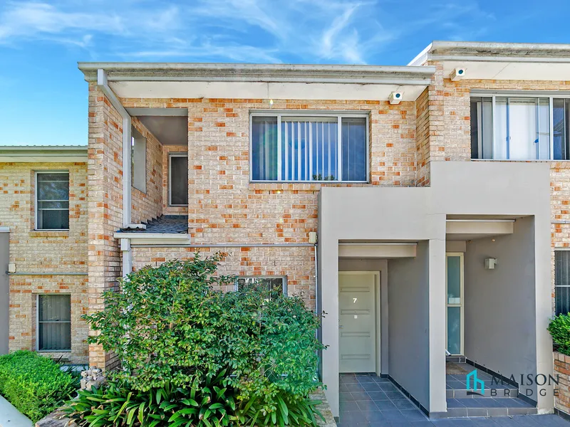 Convenient North Aspect Townhouse Near All Amenities