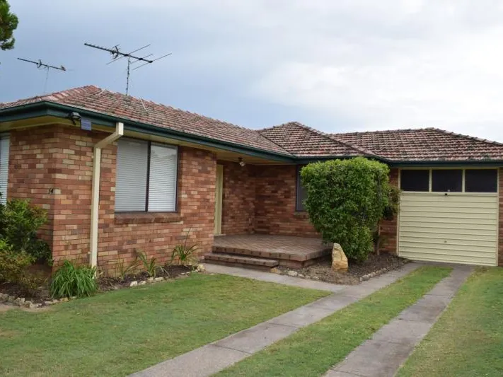 FULLY RENOVATED IN A GREAT LOCATION