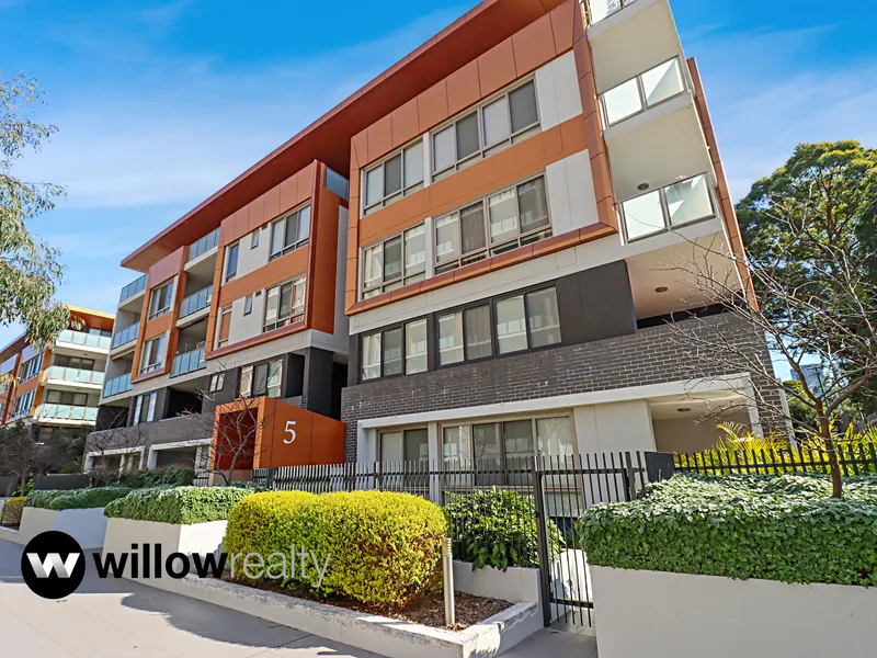 Luxury 1 Bedroom, 1 Bathroom, 1 Car Space, 1 Storage Cage, Apartment with Tiled Flooring!