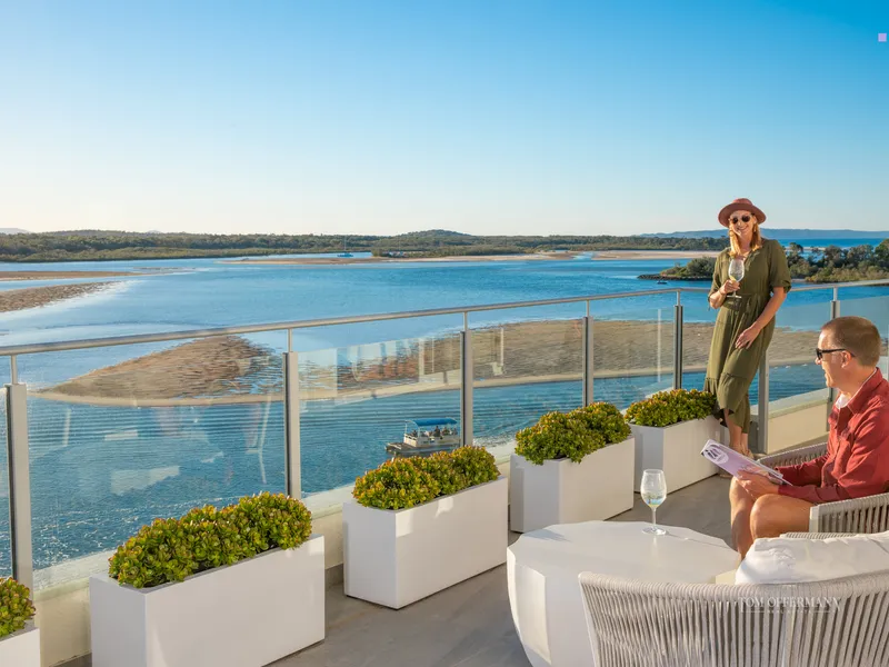 North-Facing Noosa Sound Penthouse with Sky Terrace 