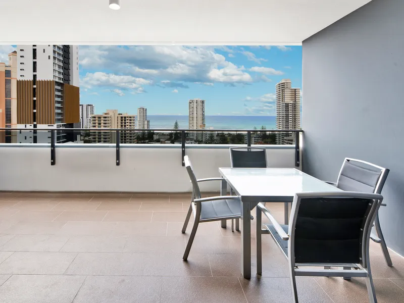 STUNNING OCEAN AND CITY VIEWS - CENTRAL BROADBEACH