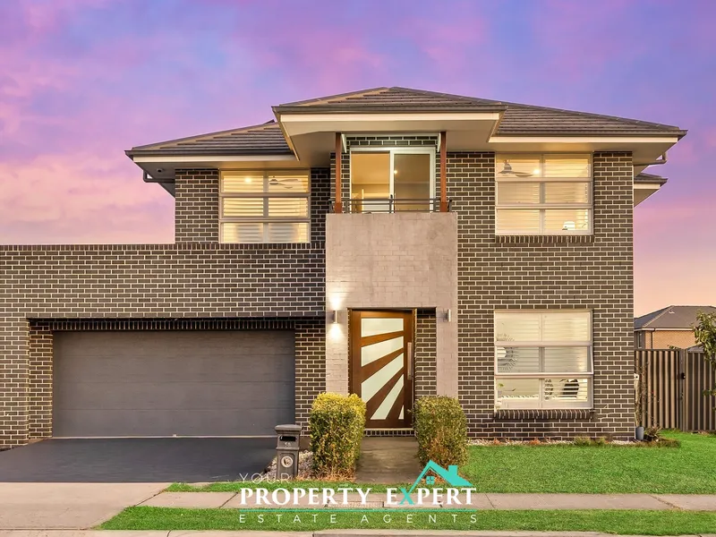 Family entertainer within 5-minutes walk to all local amenities!