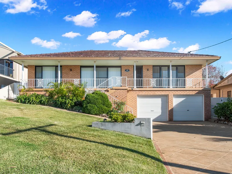 Great Home With Ocean Views