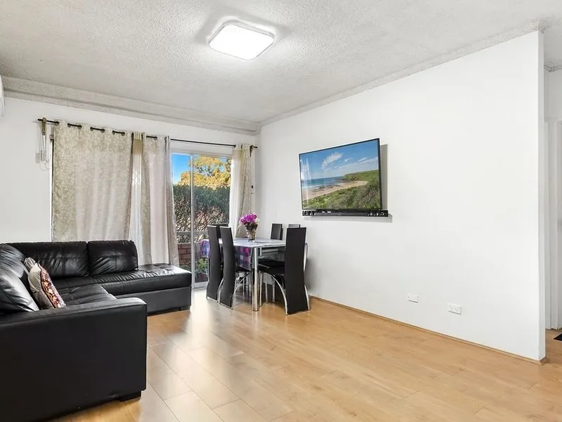 Updated two bedroom unit near Top Ryde