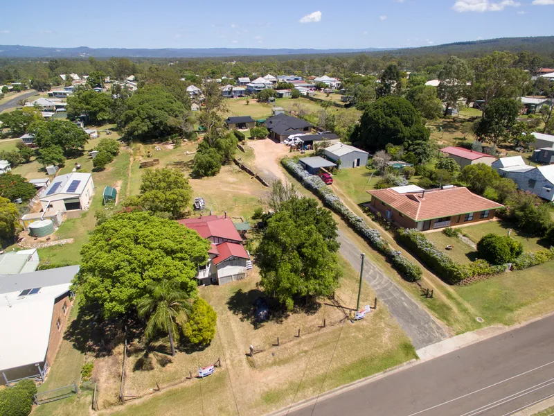 RENOVATOR on a HUGE 2842m2 BLOCK!