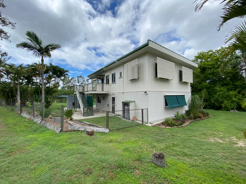 CONTEMPORARY CHARM ACREAGE 