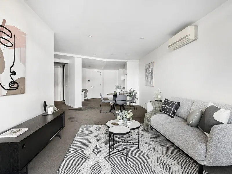 Extra large apartment in a Prominent Position