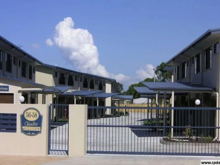 FULLY FURNISHED 2 BEDROOM TOWNHOUSE CENTRAL LOCATION