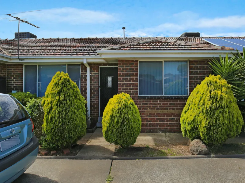 Fantastic Unit, Superbly Located