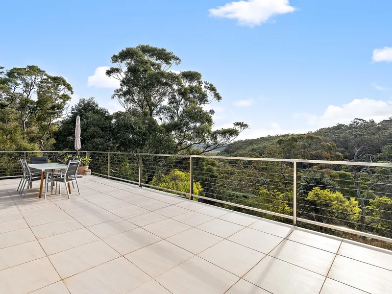 Panoramic bush views and spacious family living