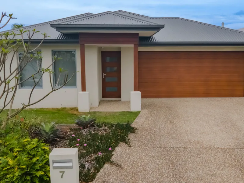 Beautiful Fully Ducted Home with all the Extras