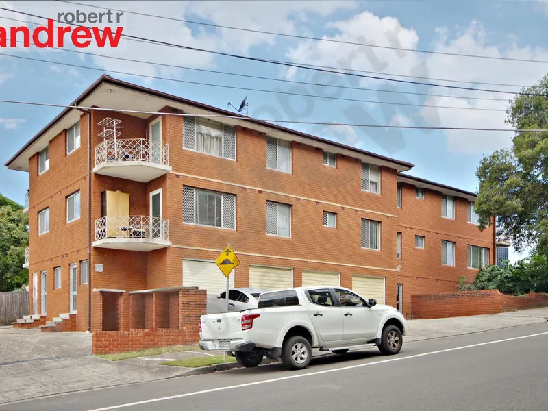 BLOCK OF 8 X 2 BEDROOM UNITS