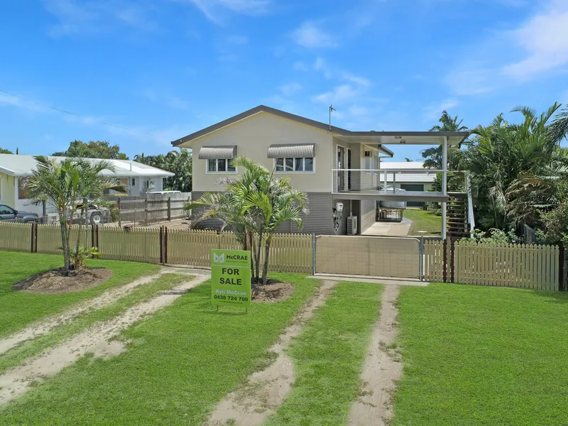PERFECTLY BLENDING FAMILY, ENTERTAINING & BEACH LIFESTYLE