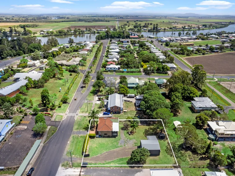 Flood Affected Family Home, on a Huge Block