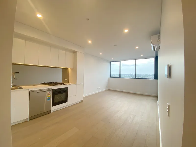 Luxury Living in Bankstown: Stunning 1-Bedroom Apartment with Study