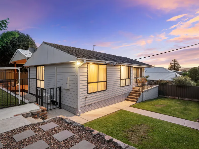 Entertainers delight only moments from the Lake