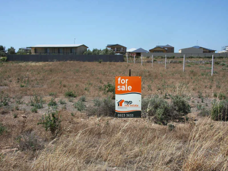 900m2 CLOSE TO NORTH BEACH