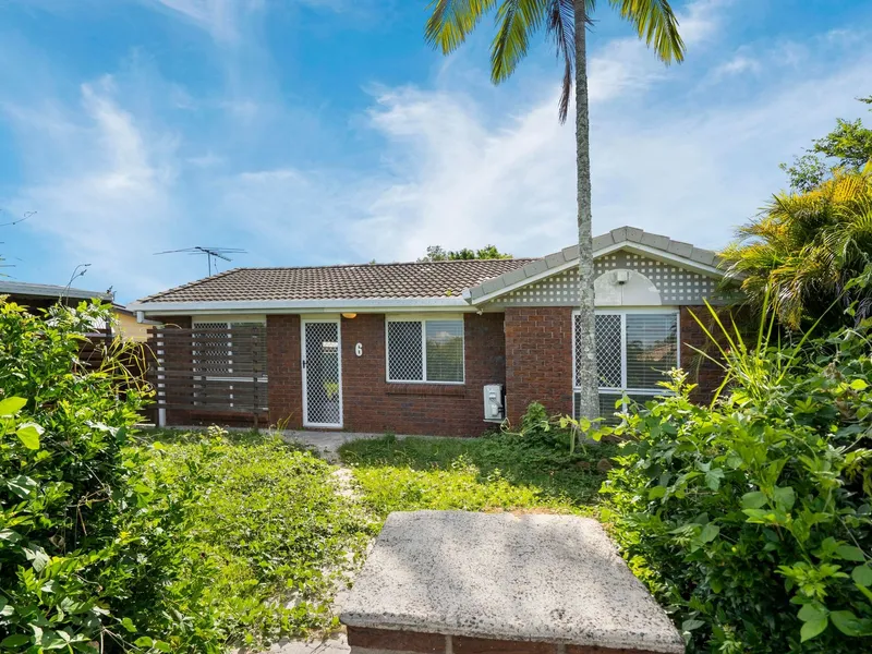 Newly renovated family home, AVAILABLE NOW!