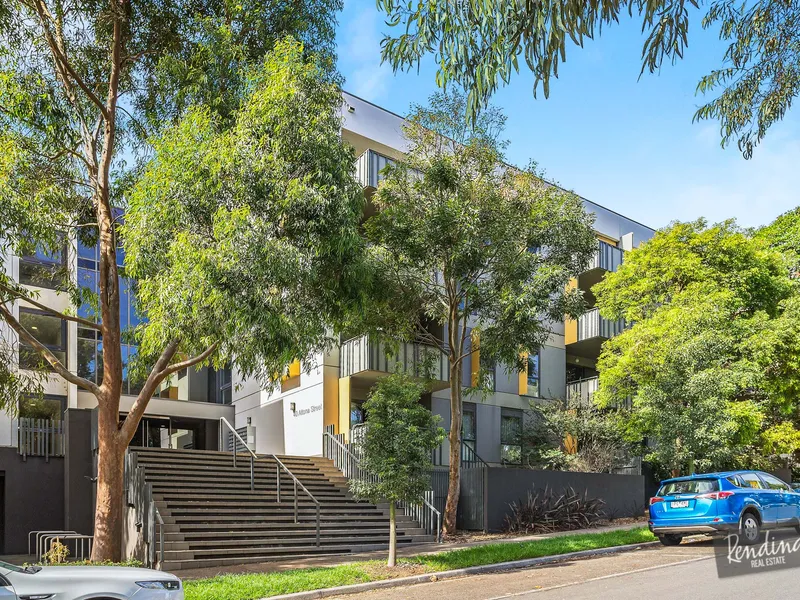 SPACIOUS COURTYARD