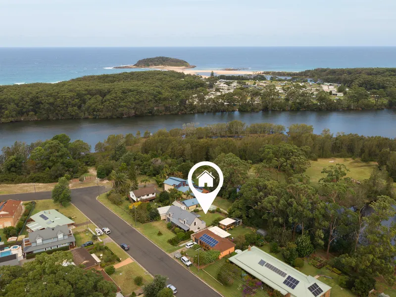 Shelly's Lake House at Tabourie