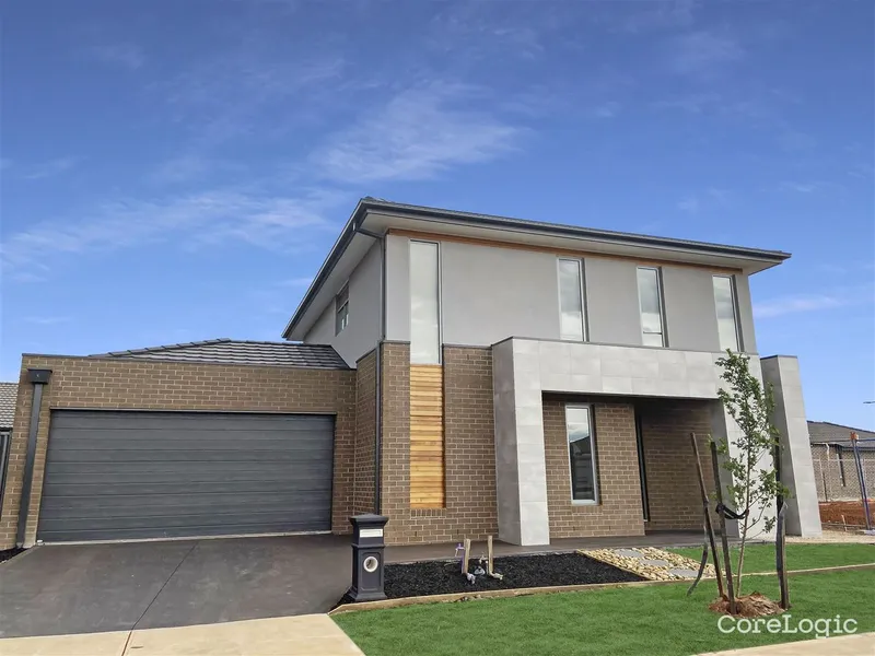 Beautiful 3 Bedroom Family House in Strathtulloh!