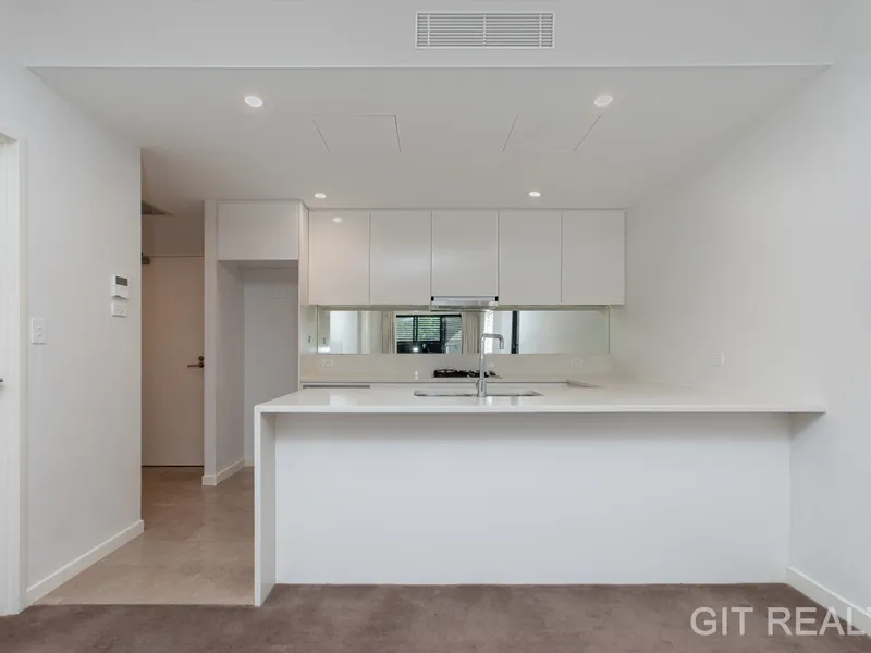 Nice two-bedroom apartment (TWO parking spaces) for lease in Hunters Hill