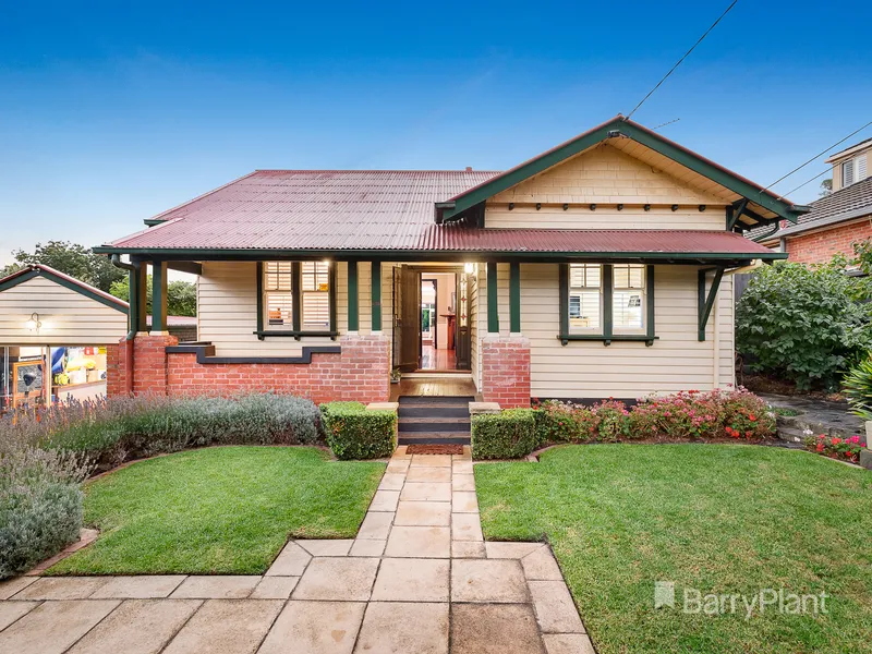 Combining old world charm with the best of modern Bayside living.