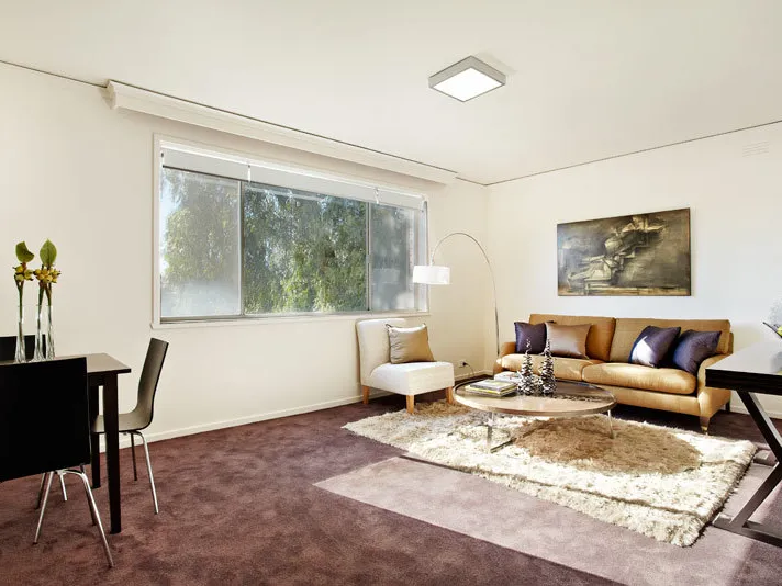SPACIOUS APARTMENT IN LEAFY ARMADALE