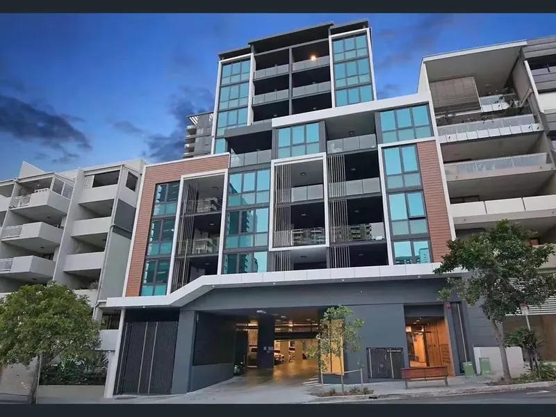 Discover Urban Elegance: 2 Bed, 2 Bath 1 study 1 Carpark Apartment in the Heart of South Brisbane