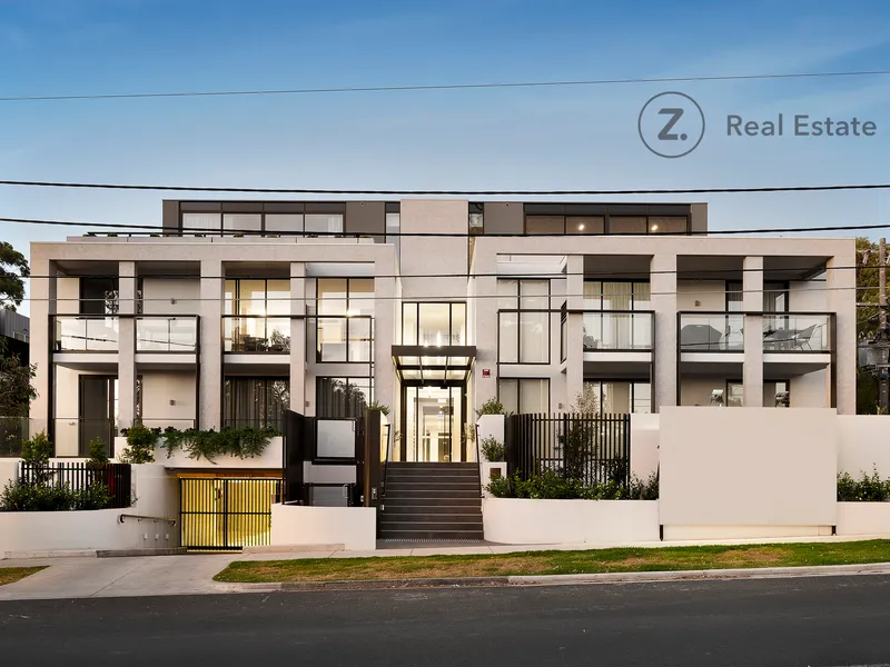 Low Maintenance Bayside Luxury!