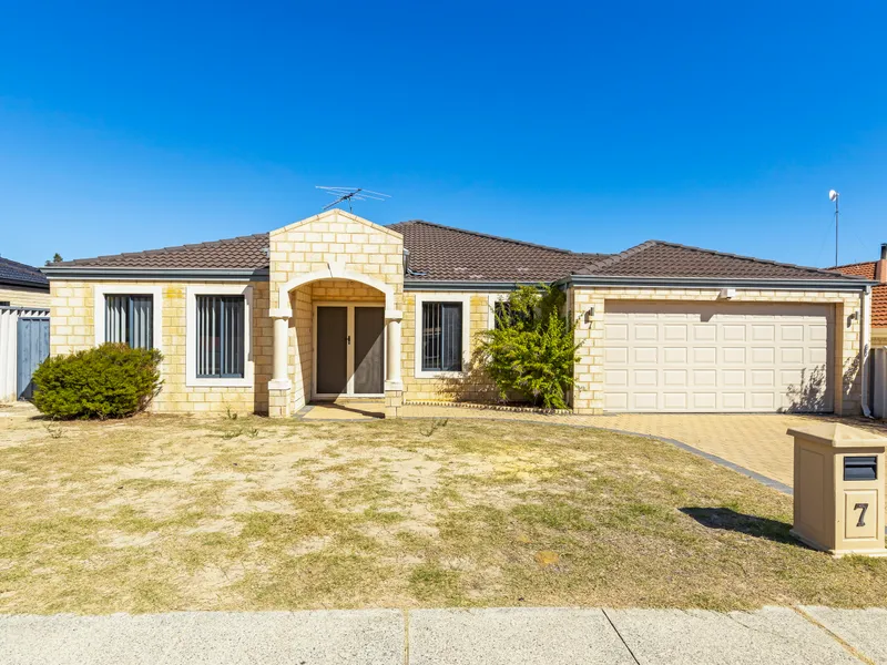 Huge home in the heart of Hocking!