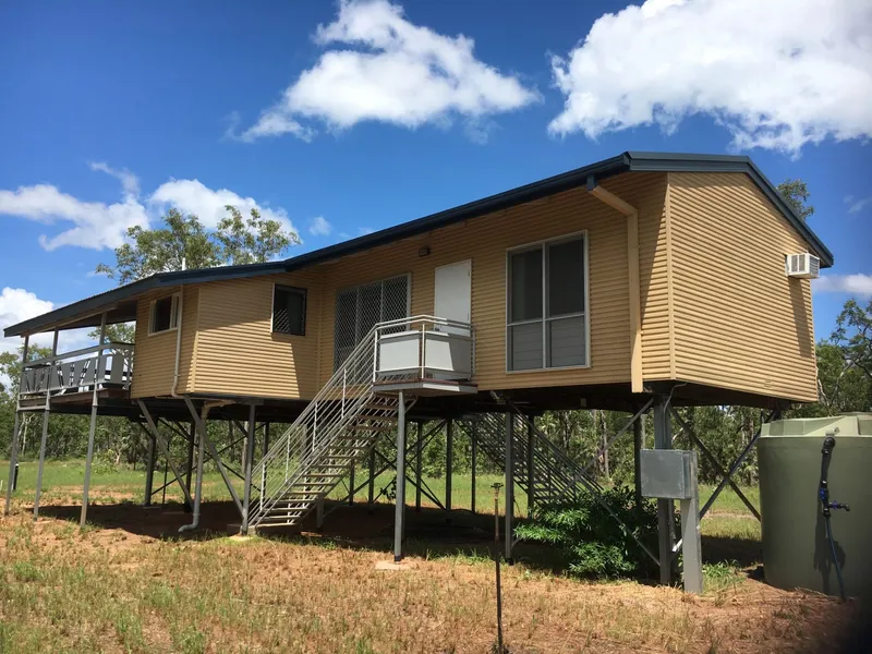 Rural Living In An Elevated 3 Bedroom House