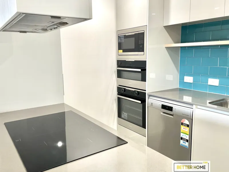 Lakeside 2-br apartment for rent in Belconnen town centre