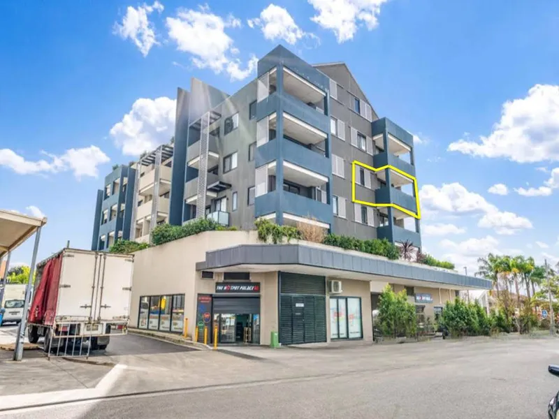 Welcome to another marvellous Apartment ! The One That Ticks All The Boxes !!!