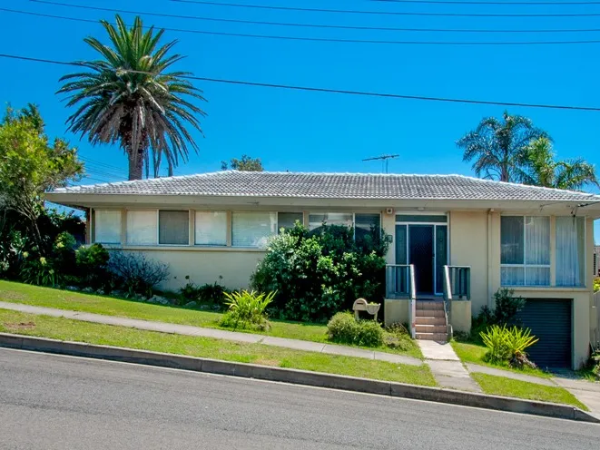 3 Bedroom Family Home with Lock Up Garage