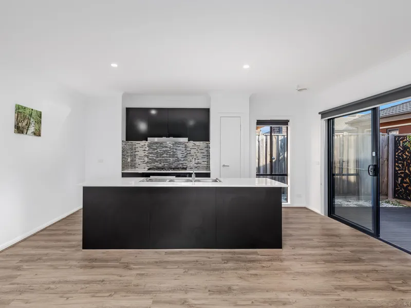 Low-Maintenance Perfection Living