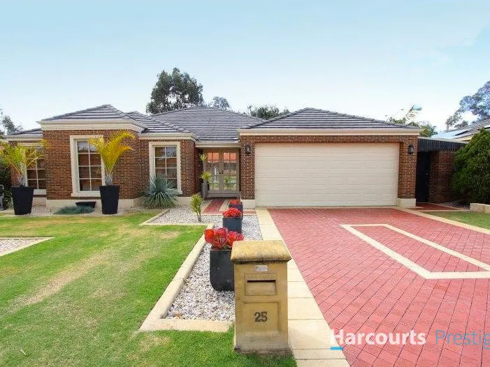 Beautiful 4x2 Family Home Located In Premium Estate!