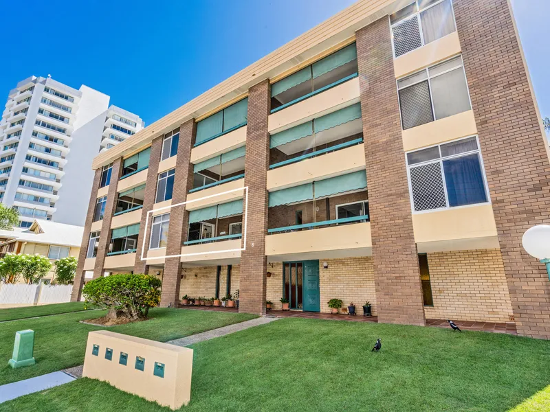 RARE OPPORTUNITY IN RAINBOW BAY WITH ABUNDANT POTENTIAL
