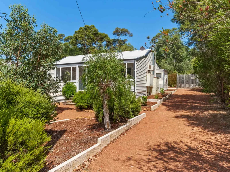 Charming Cottage Life