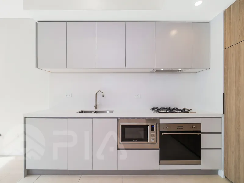 Condition as new 1Bed apartment on High Level