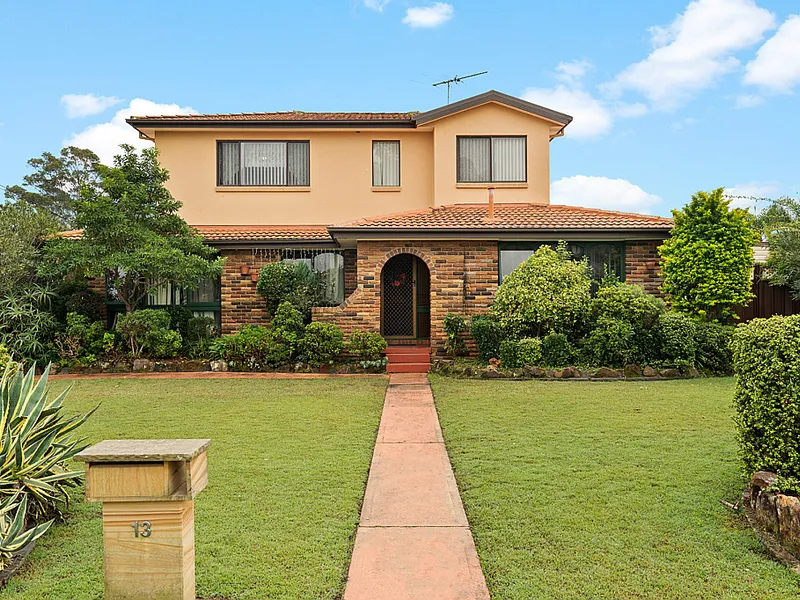 6 Bedrooms | 822sqm of Land!