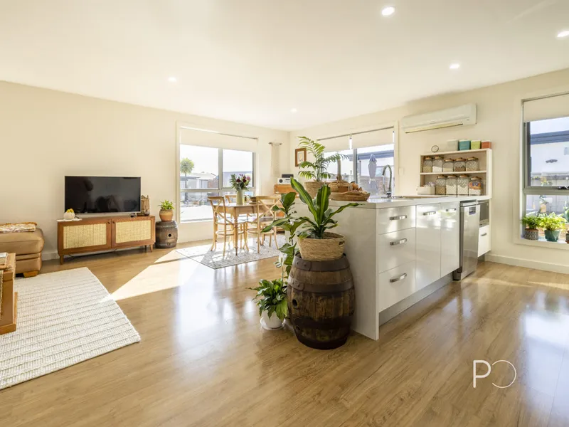 UNIT ONE, TWELVE LINKS COURT