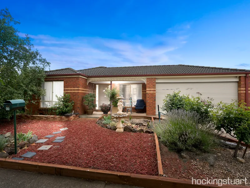 A PERFECT APPROACH TO A FAMILY RESIDENCE!