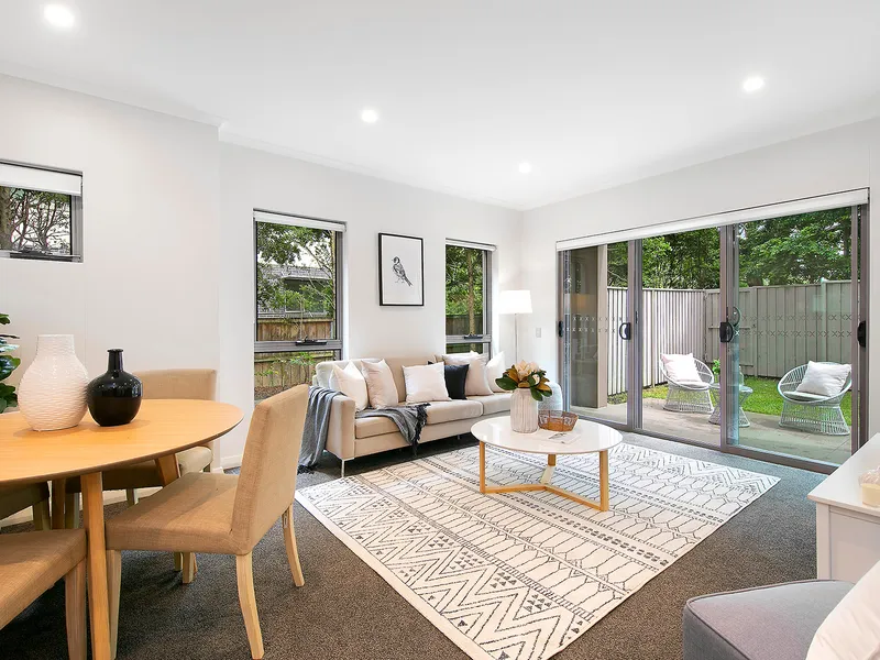 Stunning Spacious Courtyard Apartment. Superb Fitout & Presentation
