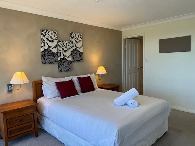 Breakfree Longbeach Two Bedroom Apartment with Ocean Views!