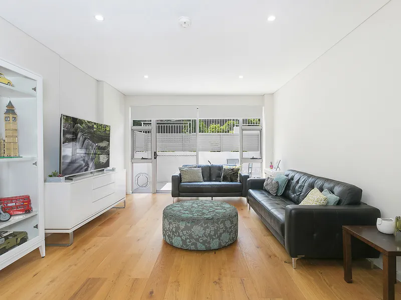 Luxurious three bedroom courtyard apartment