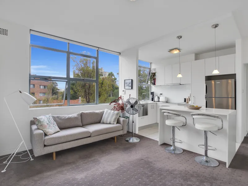 Modern, Sundrenched and Perfectly Positioned One Bedroom Apartment