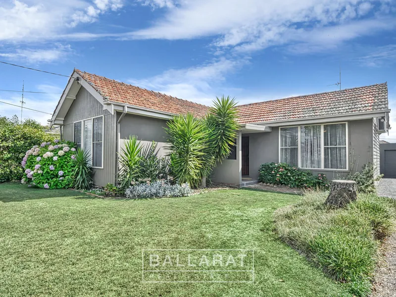 FANTASTIC THREE BEDROOM HOME IN GREAT WENDOUREE LOCATION