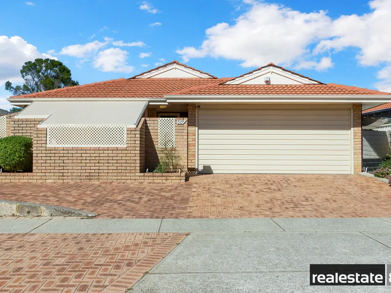 FANTASTIC LOCATION IN APPLECROSS HIGH SCHOOL ZONE