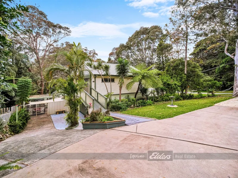 POTENTIAL DUAL OCCUPANCY HOME!